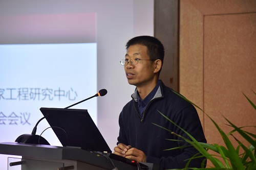 計算機所所長、中心主任郭宗明做研究中心的總體工作匯報.jpg